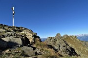 50 Alla croce di vetta di Cima Piazzotti-Valpianella (2349 m)